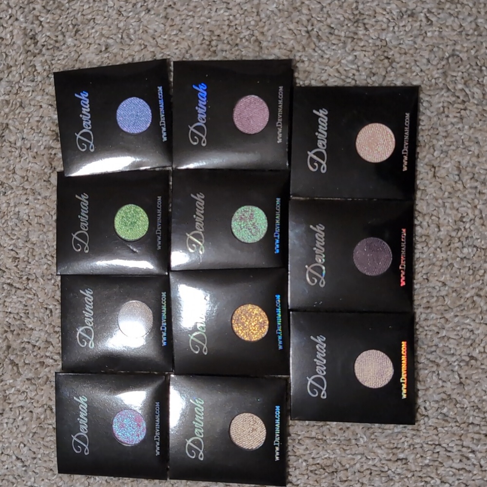 Devinah Cosmetics shimmer eyeshadow lot